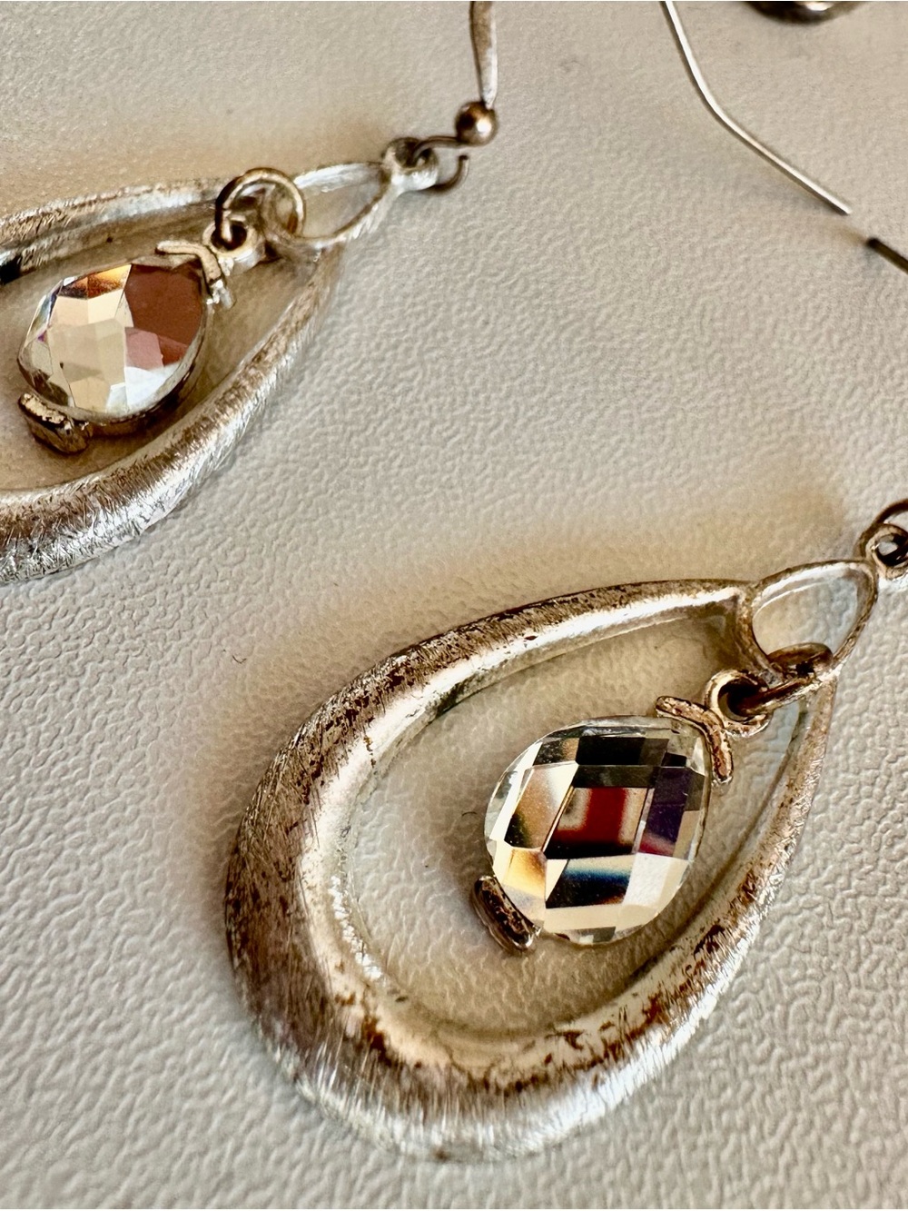 Vintage Silver-Tone Teardrop Dangle Earrings with Crystal Accent - Women Jewelry - Picture 3 of 10